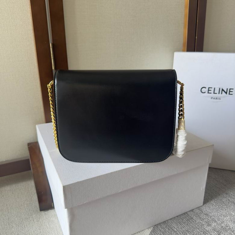 CELINE Smooth Calfskin Triomphe Clutch on Chain