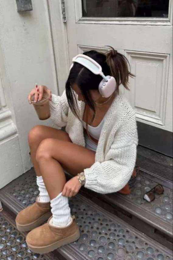 UGG Women's Classic Ultra Mini Plateau Snow Boot