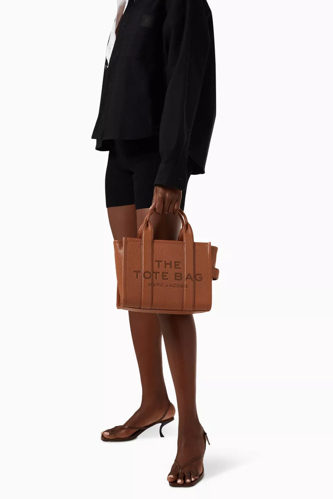 Marc Jacobs Shopper Tote Bag Leather Brown in a stylish brown color with top handles and logo at Volonka.