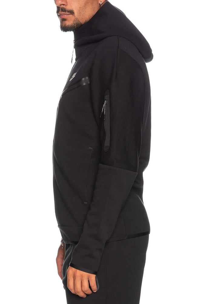 Nike Sportswear Tech Fleece Hoodie & Joggers Set Black, stylish athletic outfit in black, perfect for comfort and performance.