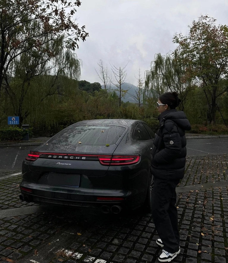 Moncler Maya 70 Hooded Short Down Jacket