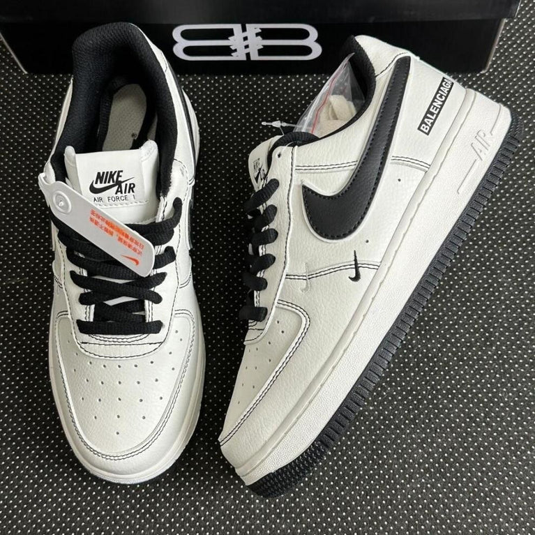 Nike Unisex F1 Air Force paris Low-top Casual Shoes . White sneakers with black.