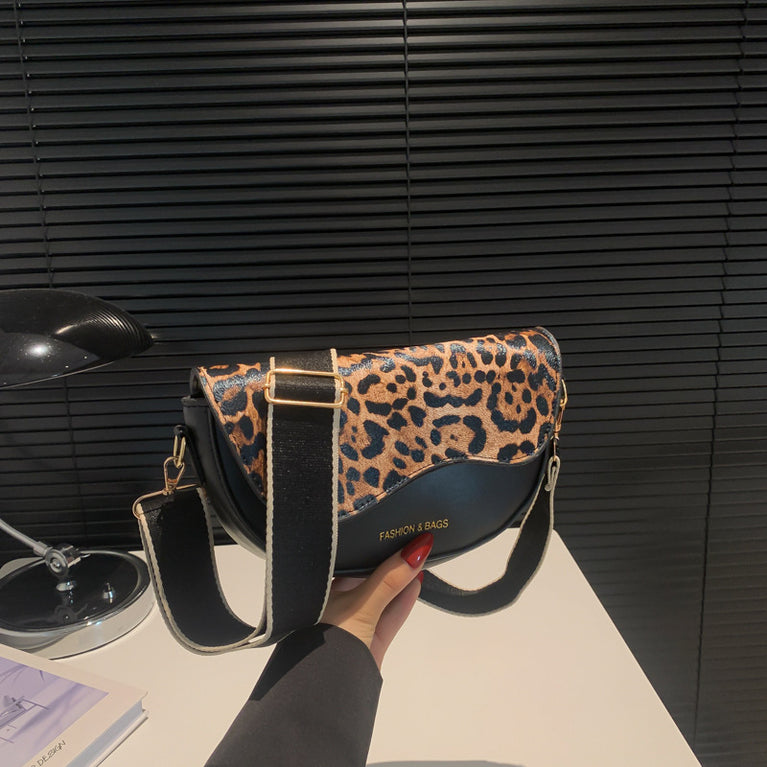Niche Clover & Leopard Pattern Crossbody Bag