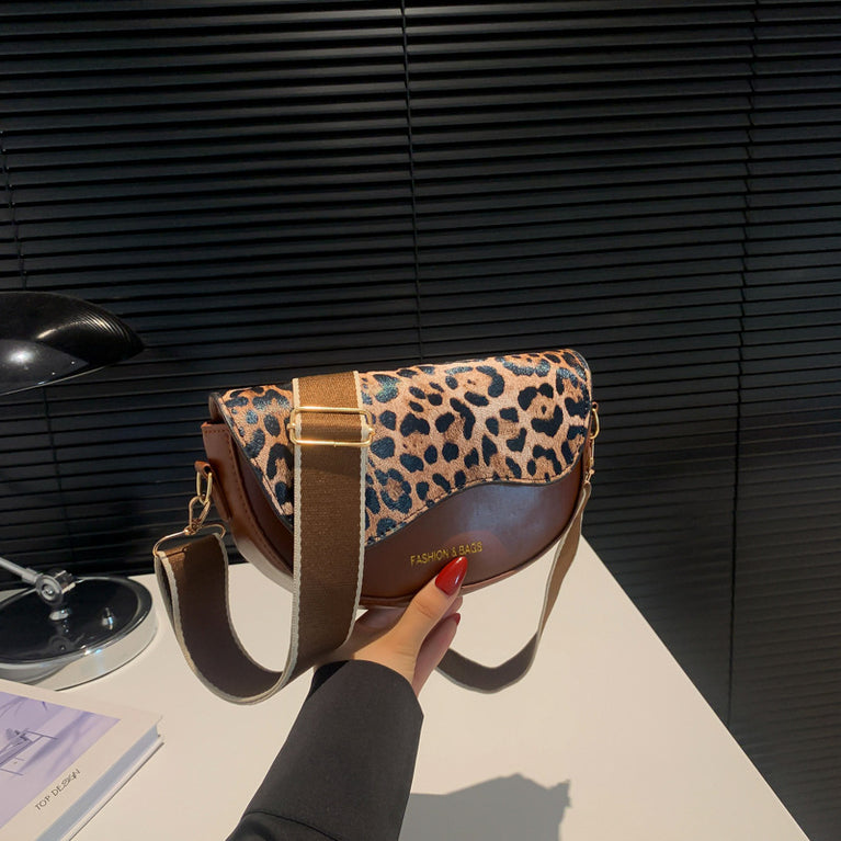Niche Clover & Leopard Pattern Crossbody Bag