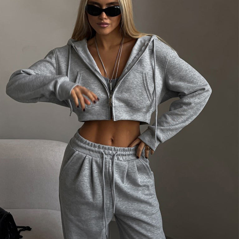 Damen-Set aus Kapuzenstrickjacke und Schnür-Jogginghose