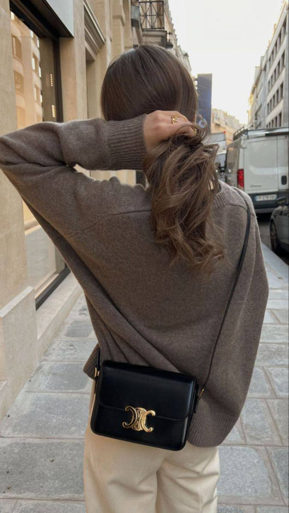 CELINE Smooth Calfskin Triomphe Clutch on Chain