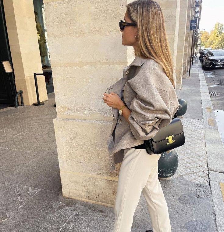 CELINE Smooth Calfskin Triomphe Clutch on Chain