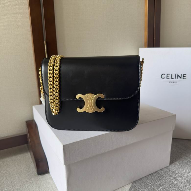 CELINE Smooth Calfskin Triomphe Clutch on Chain