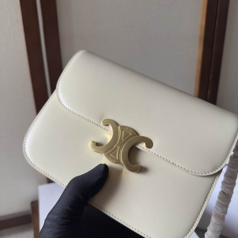 CELINE Smooth Calfskin Triomphe Clutch on Chain