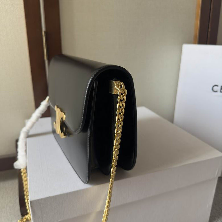 CELINE Smooth Calfskin Triomphe Clutch on Chain