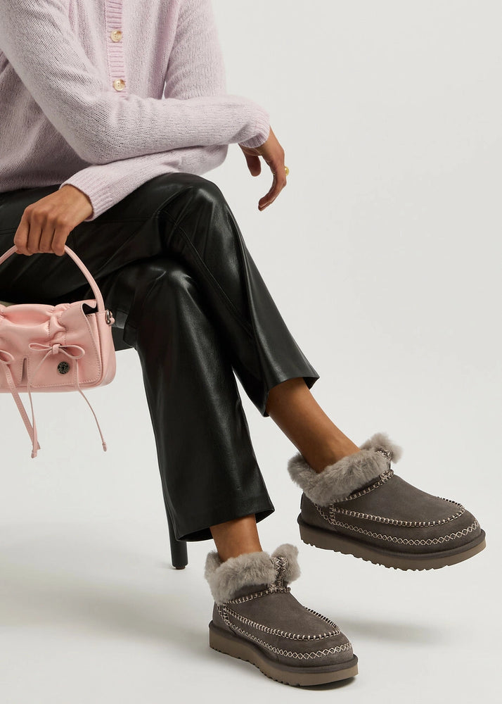 UGG Ultra Mini Alpine Sangpo Women's Winter Snow Boots