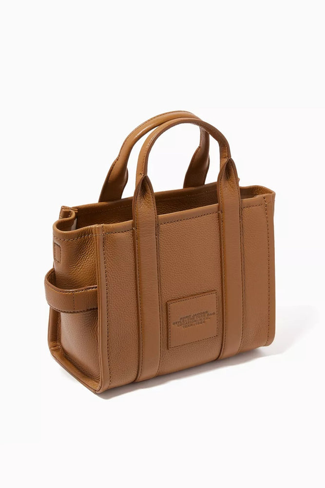 Marc Jacobs Shopper Tote Bag Leather Brown in a stylish brown color with top handles and logo at Volonka.