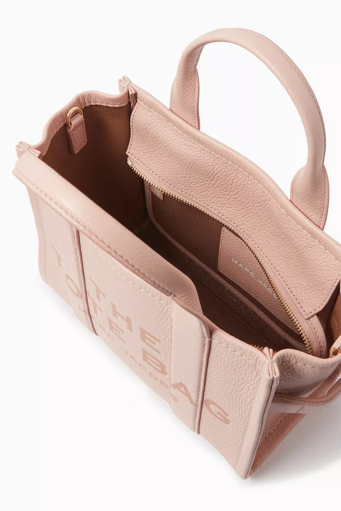 Marc Jacobs Shopper Tote Bag Leather Pink featuring a chic design and feminine style.