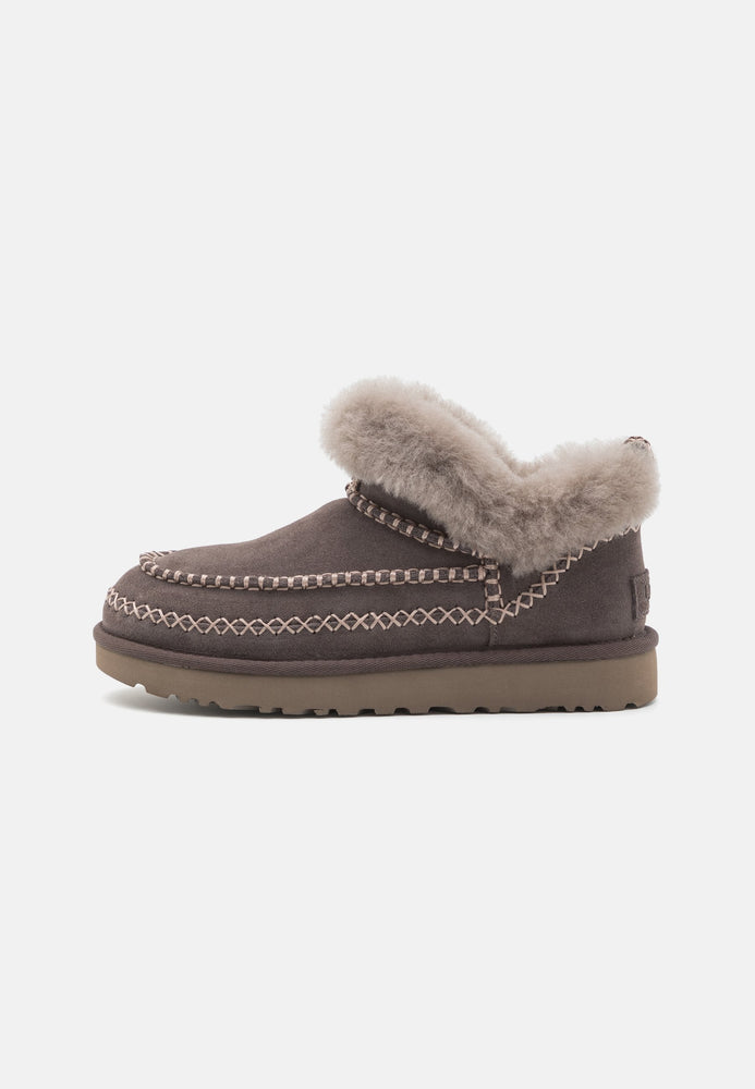 UGG Ultra Mini Alpine Sangpo Women's Winter Snow Boots