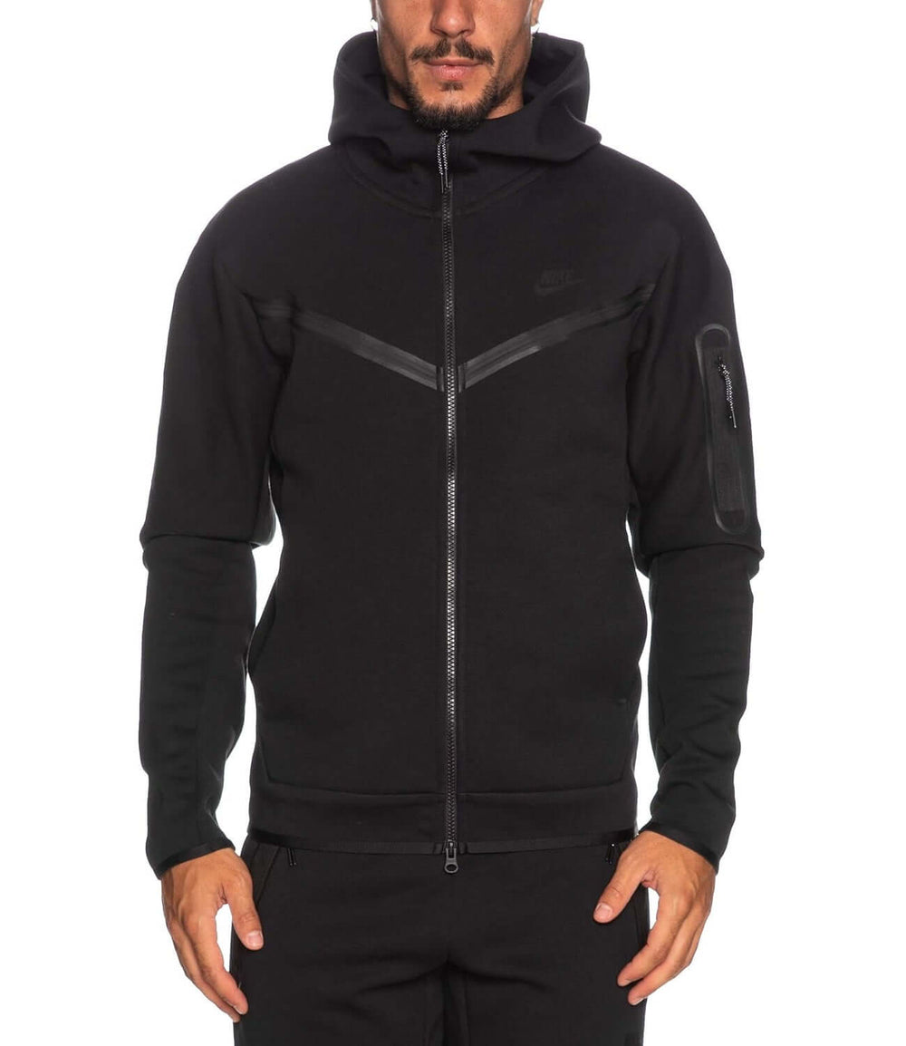 Nike Sportswear Tech Fleece Hoodie & Joggers Set Black, stylish athletic outfit in black, perfect for comfort and performance.
