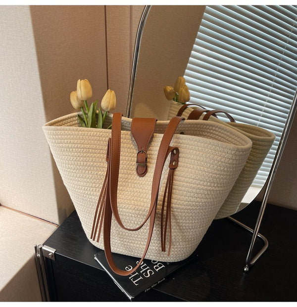 Casual Beach & Resort Style Essential Straw Tote Bag