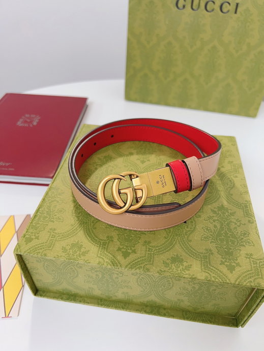 Gucci Leather Double G Reversible Belt