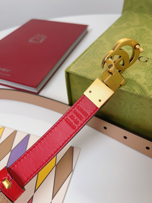 Gucci Leather Double G Reversible Belt