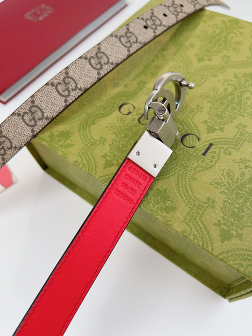 Gucci Leather Double G Reversible Belt