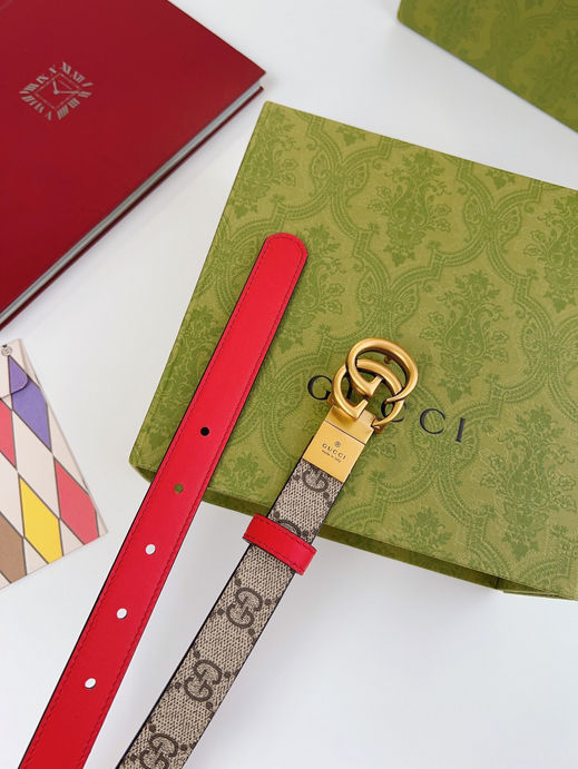 Gucci Leather Double G Reversible Belt