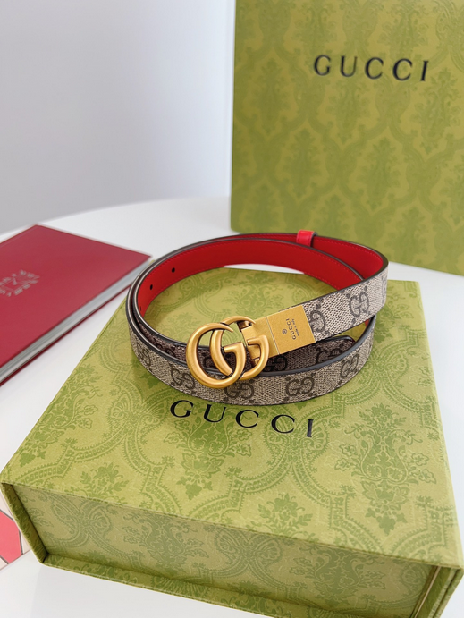 Gucci Leather Double G Reversible Belt