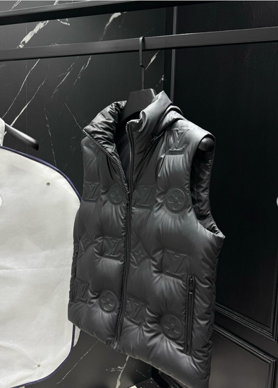 Men's Hooded Duck Down Vest Versatile Autumn Winter Jacket Black quilted vest with brand logo.