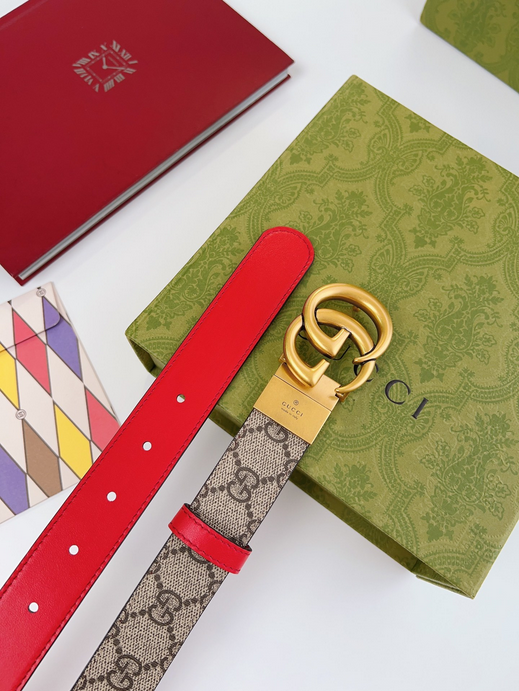 Gucci Leather Double G Reversible Belt