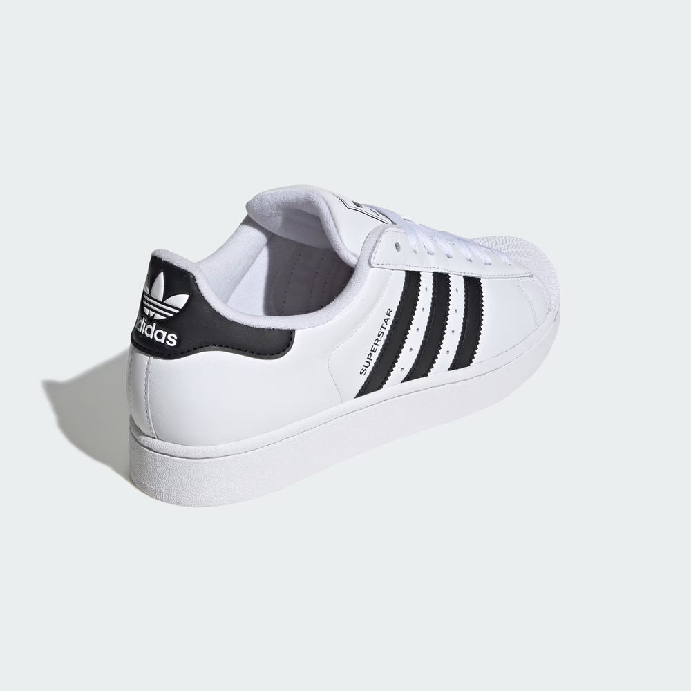 Adidas Superstar II Sneaker white side view with black stripes and rubber shell toe at Volonka.