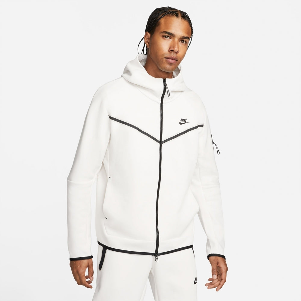 Nike Tech Fleece 白 セットアップ Nike Sportswear Tech Fleece Hoodie & Joggers Set White – Volonka